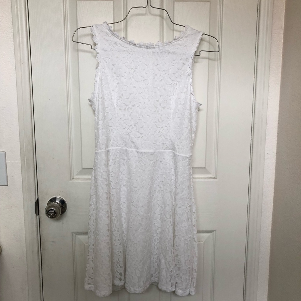 AUW White lace dress